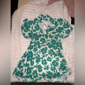 green flower print collared dress!